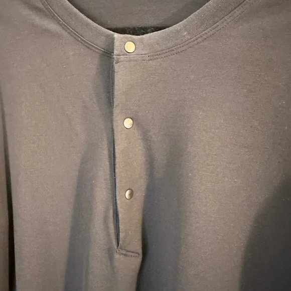 LuluLemon Men's Black Long Sleeve Shirt - Picture 5 of 14